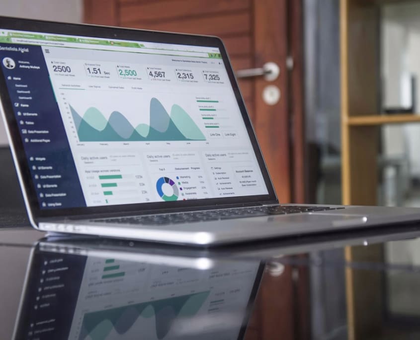 kowsLNxnpQclOQJjDCjUkZkX0yw Computer showing an HIE